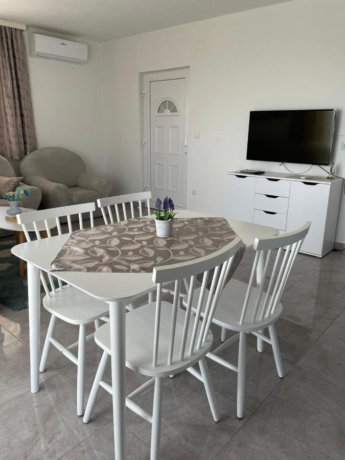 Apartmani Mateja Kastela Luaran gambar